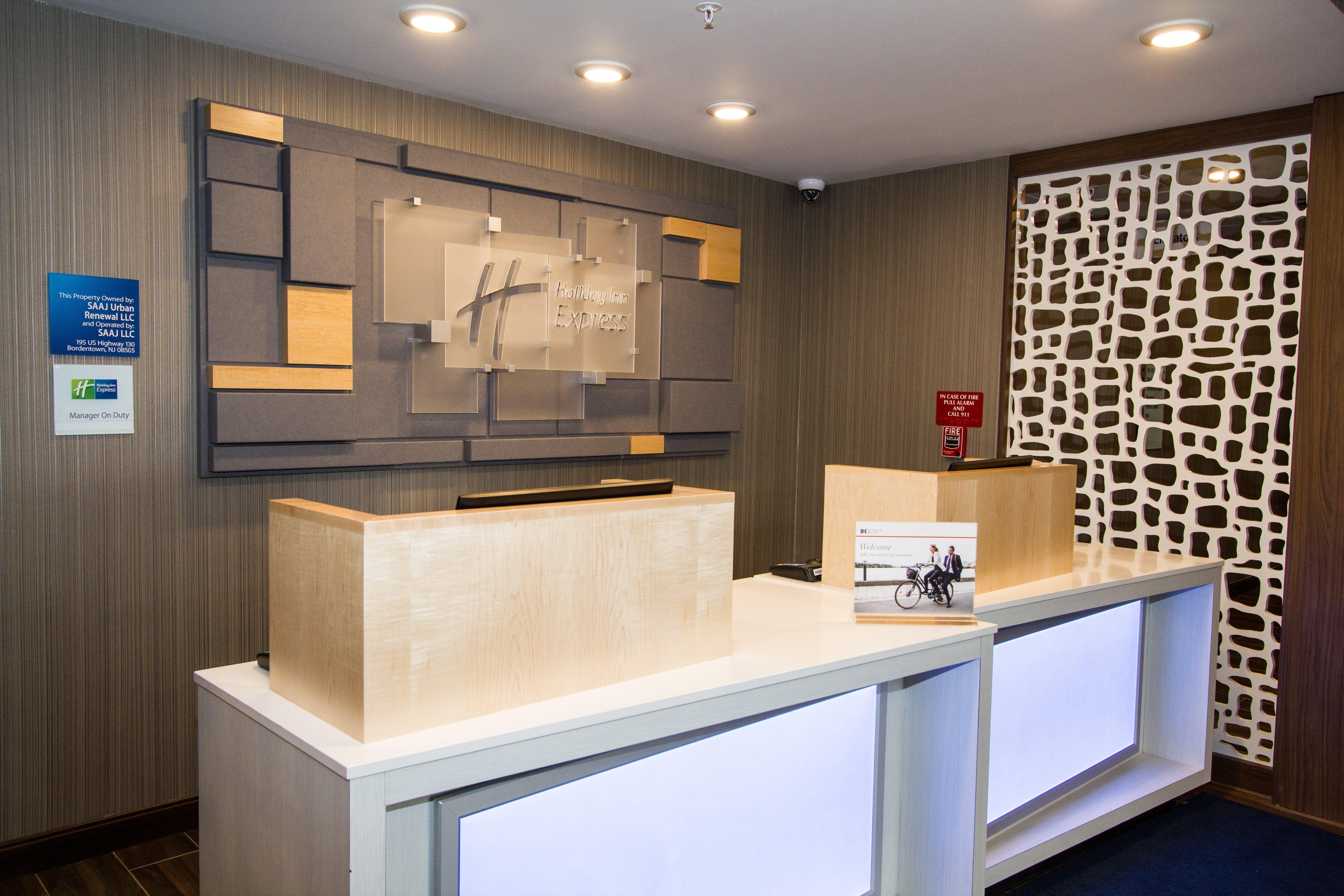 Holiday Inn Express Bordentown - Trenton South By Ihg Eksteriør billede
